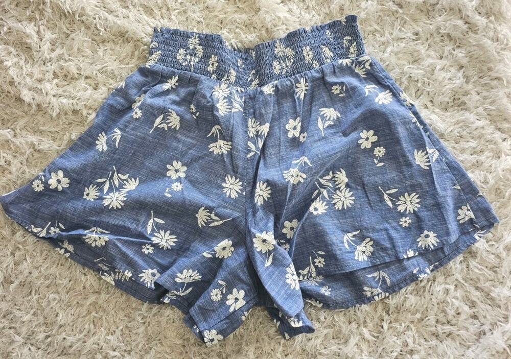 True Craft Floral Shorts XL NWT 100% Cotton Blue White Daisy Smocked Waist Boho